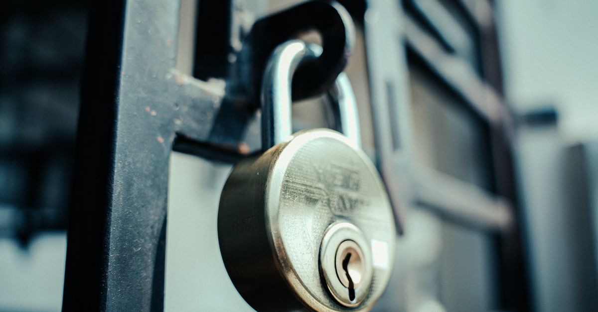 locksmith service technician — Westbury Locksmith