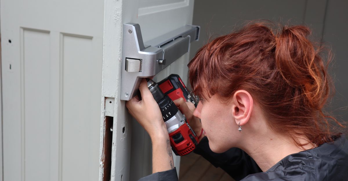 locksmith service technician — Westbury Locksmith
